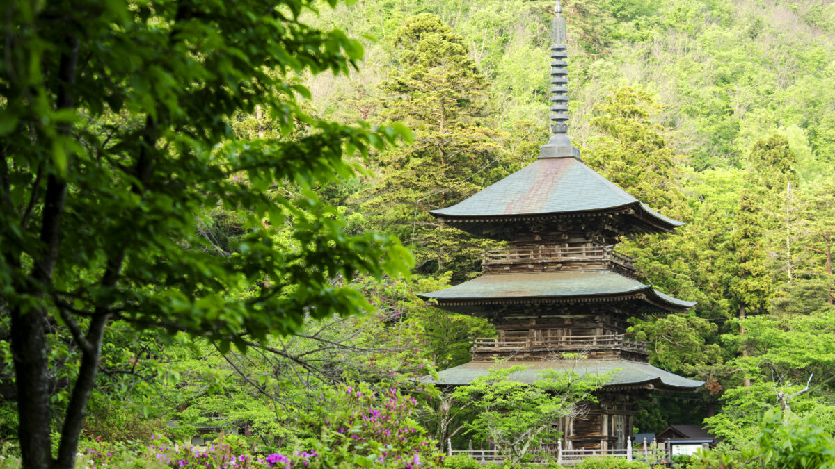 高畠町の歴史的シンボル「安久津八幡神社」